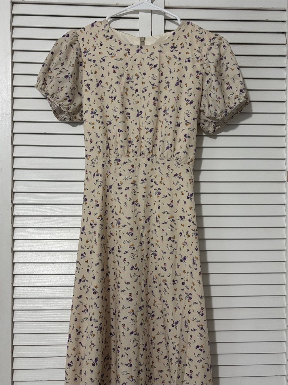 Cream Floral Puff-Sleeve Midi Dress